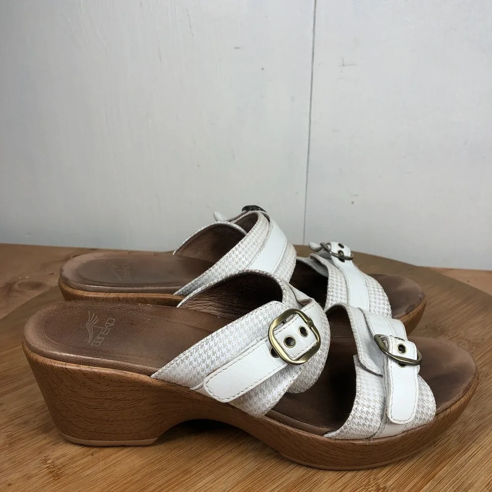 Dansko jessie womens size 40 shoes white Leather Wedge Open Toe sandals